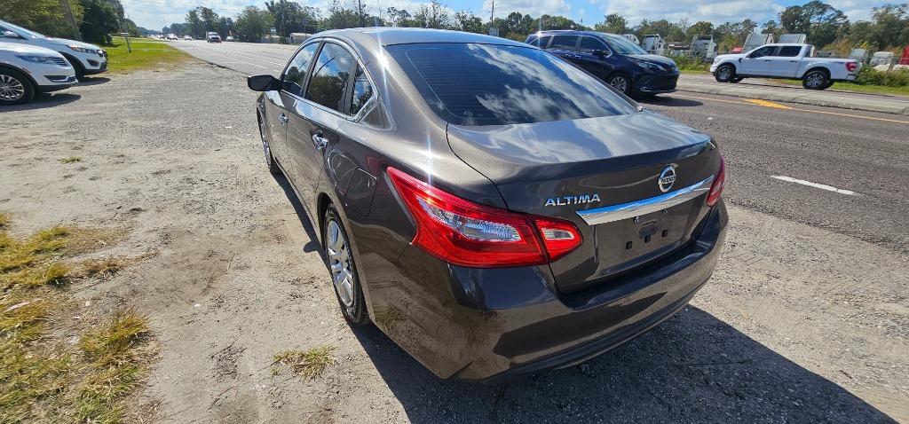 2017 Nissan Altima photo