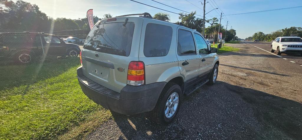 2005 Ford Escape - $2,999