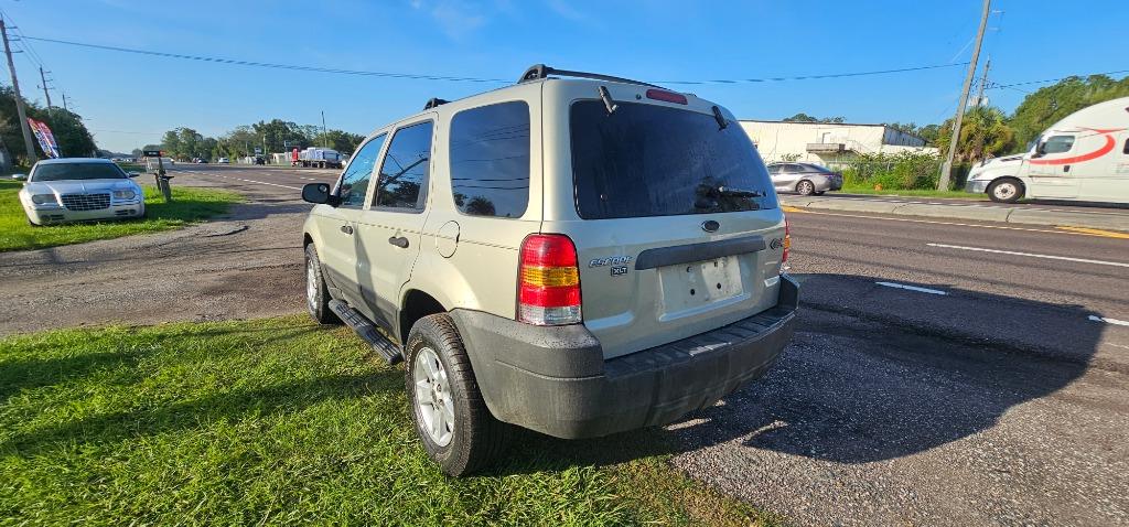 2005 Ford Escape - $2,999