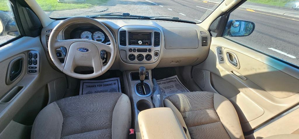 2005 Ford Escape - $2,999