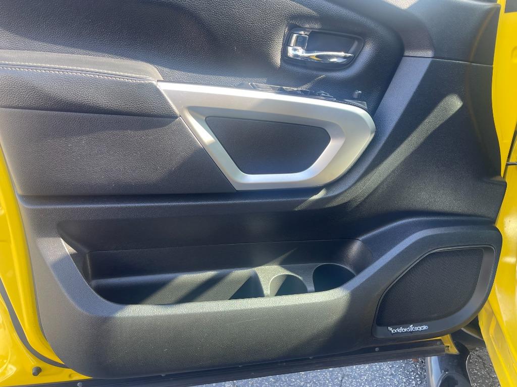 2017 Nissan Titan XD Platinum photo