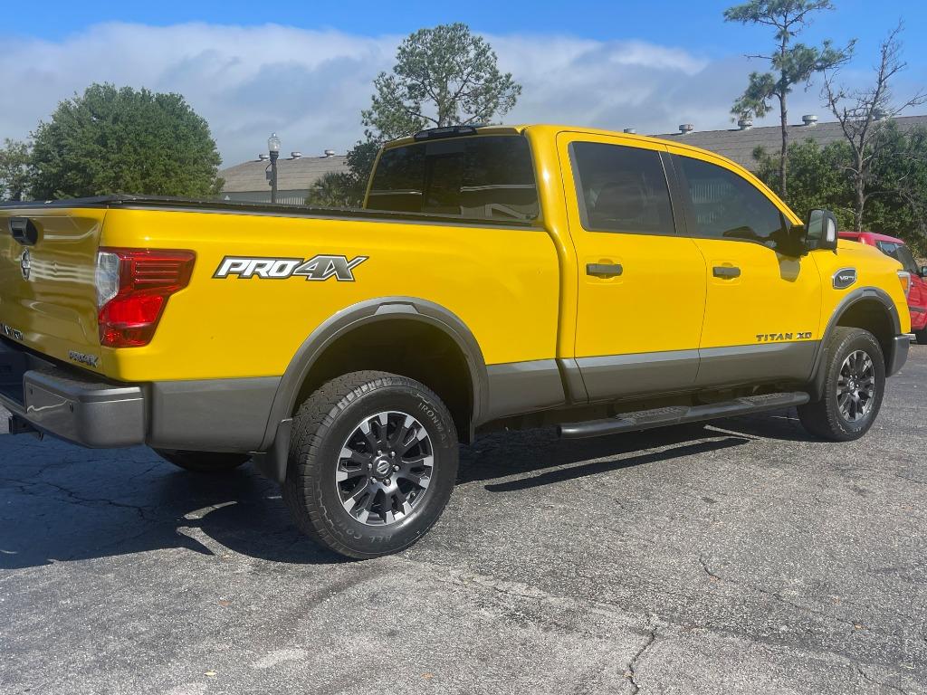 2017 Nissan Titan XD Platinum photo