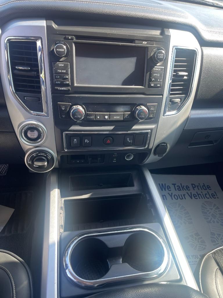 2017 Nissan Titan XD Platinum photo
