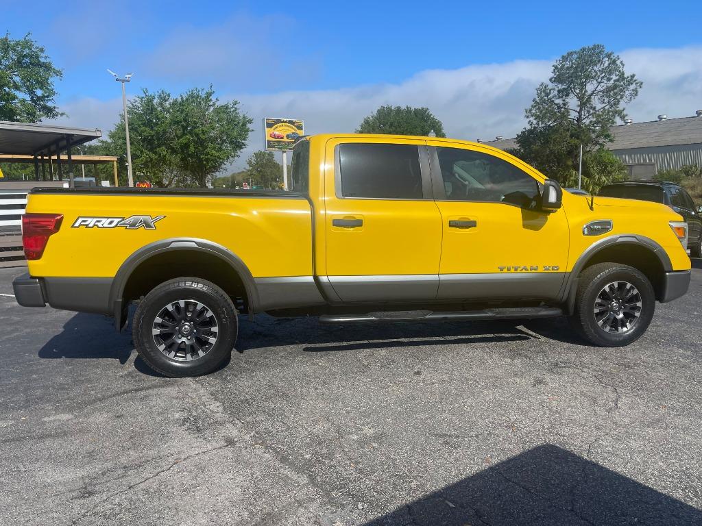 2017 Nissan Titan XD Platinum photo