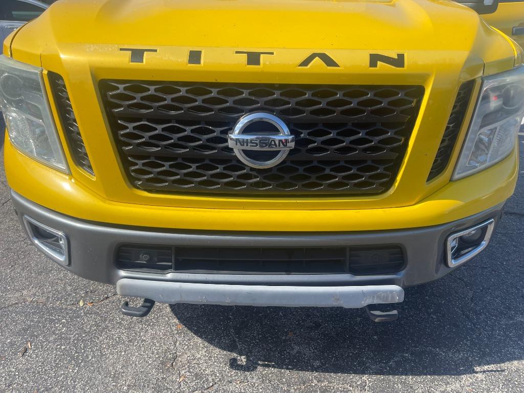 2017 Nissan Titan XD Platinum photo