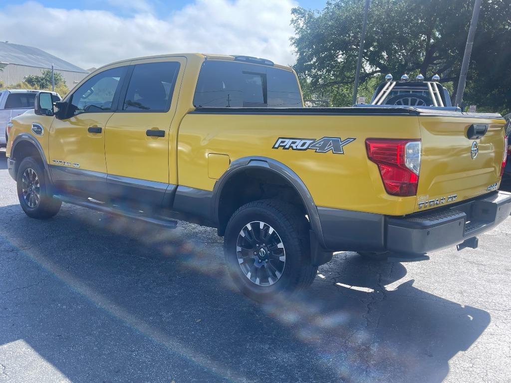 2017 Nissan Titan XD Platinum photo