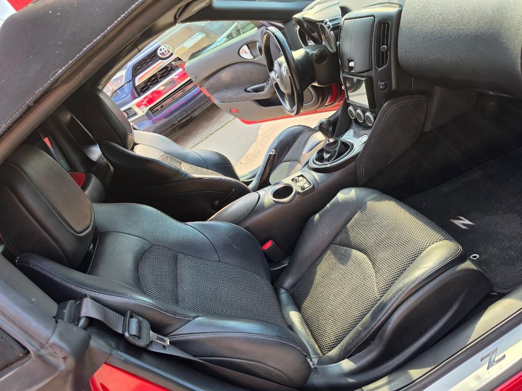 2012 Nissan 370Z - $10,995