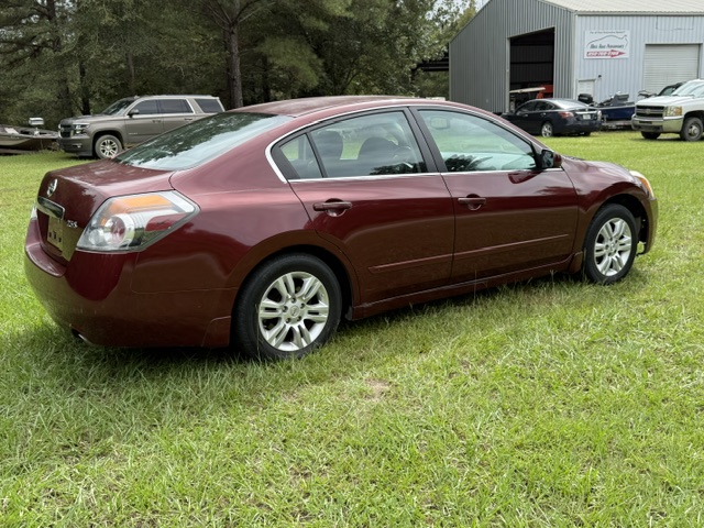 2010 Nissan Altima - $3,999