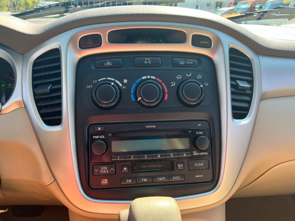 2004 Toyota Highlander photo