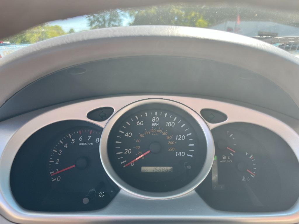 2004 Toyota Highlander photo