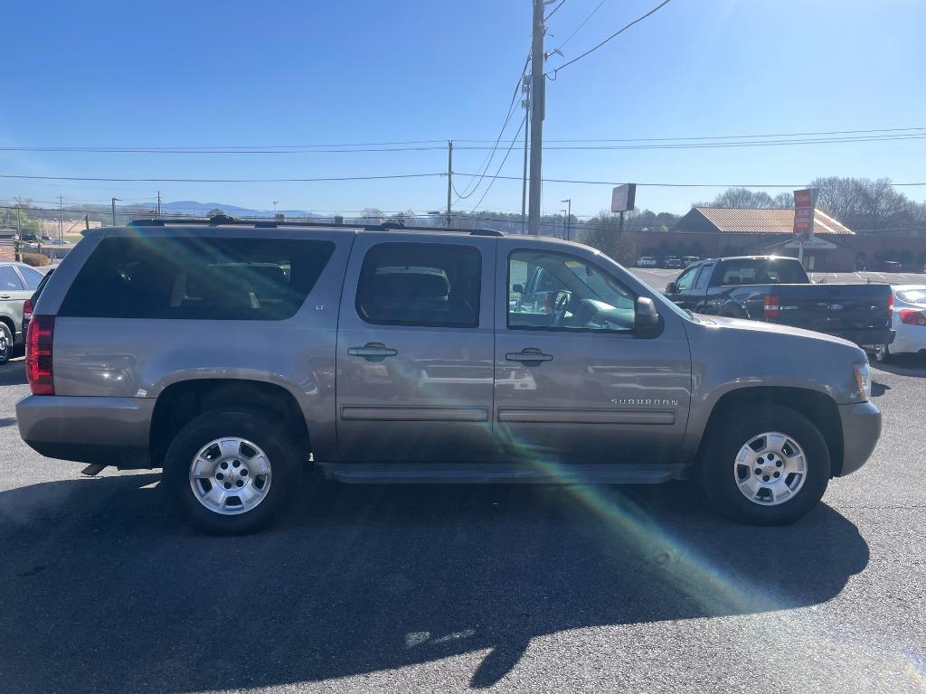 2013 Chevrolet Suburban - $13,995