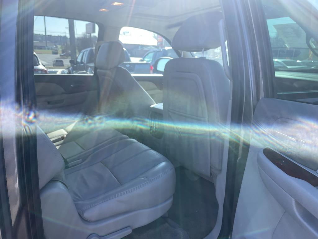 2013 Chevrolet Suburban - $13,995