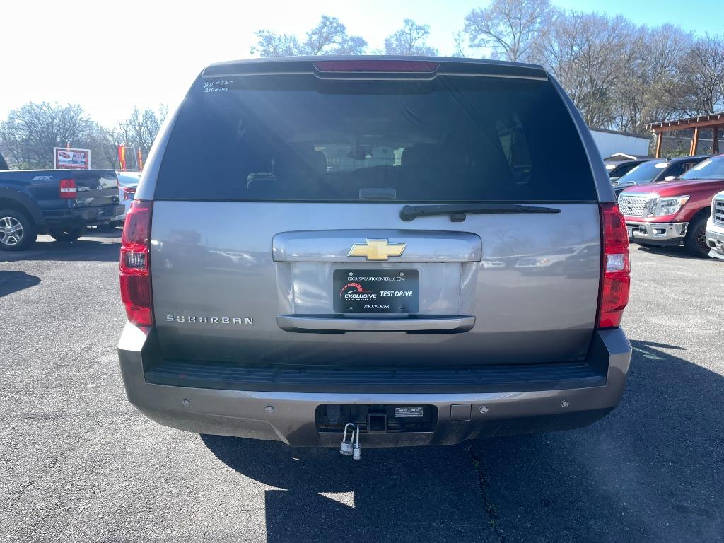 2013 Chevrolet Suburban - $13,995