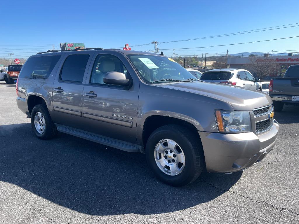 2013 Chevrolet Suburban - $13,995