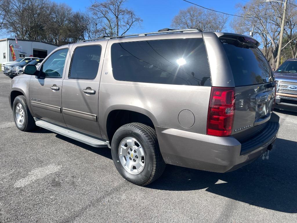 2013 Chevrolet Suburban - $13,995