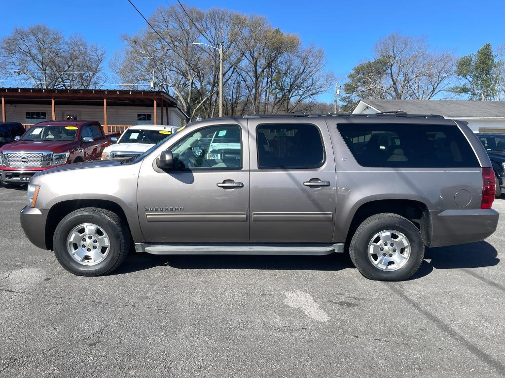 2013 Chevrolet Suburban - $13,995