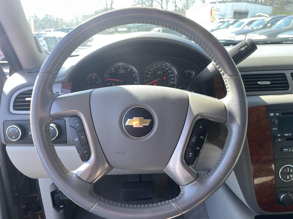 2013 Chevrolet Suburban - $13,995