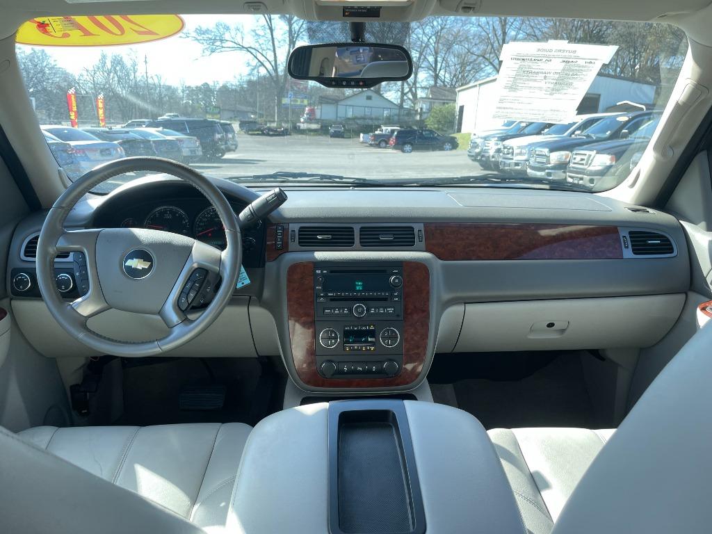 2013 Chevrolet Suburban - $13,995