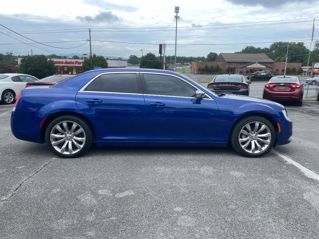 2018 Chrysler 300 - $15,995