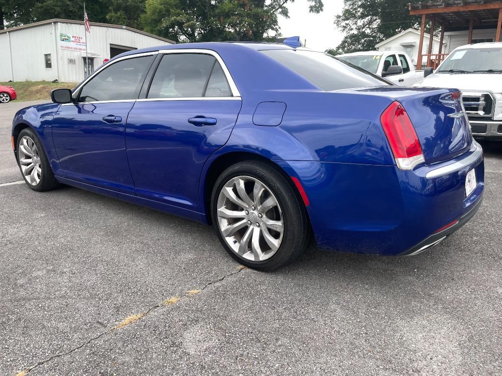 2018 Chrysler 300 - $15,995