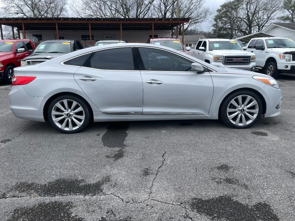 2016 Hyundai Azera - $16,995