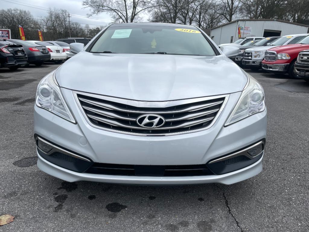2016 Hyundai Azera - $16,995