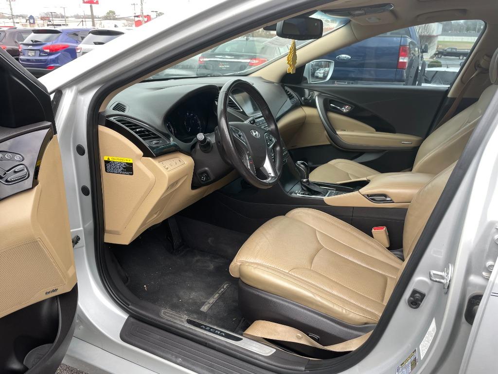 2016 Hyundai Azera - $16,995