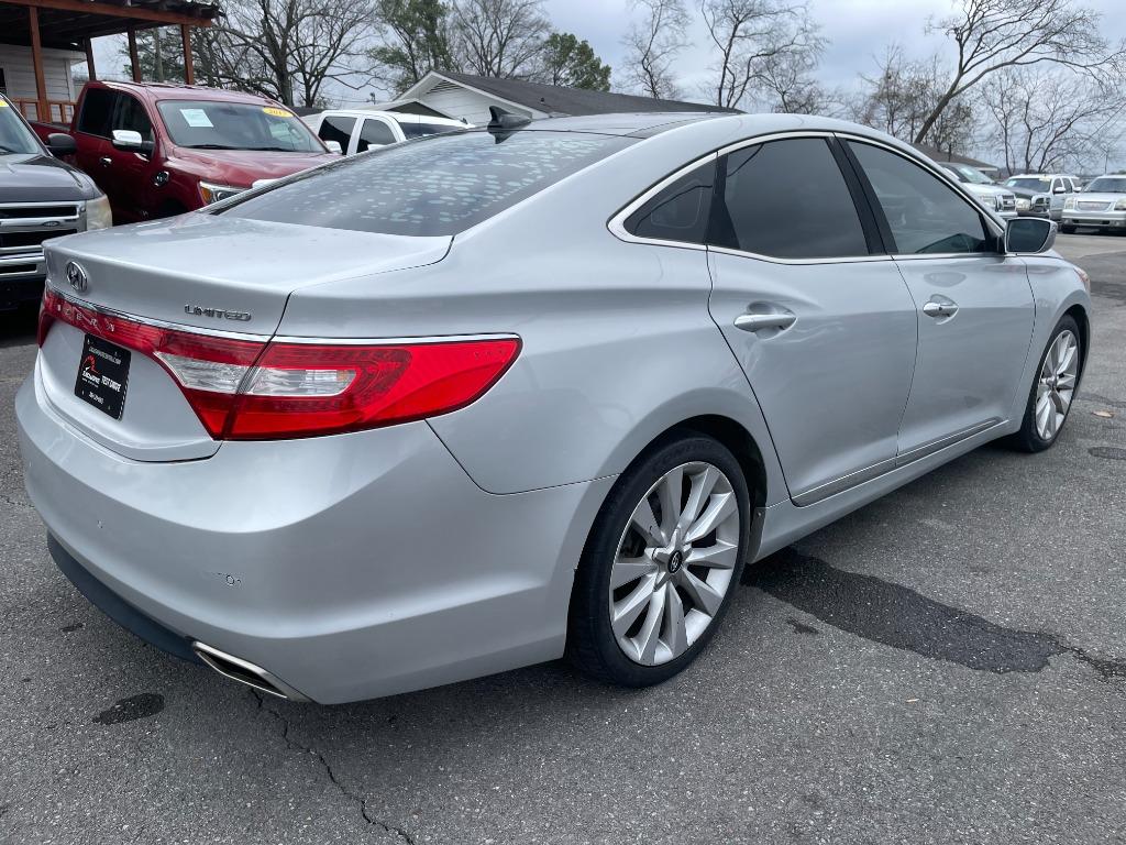 2016 Hyundai Azera - $16,995