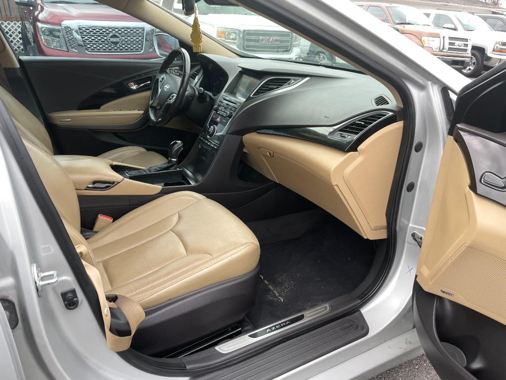 2016 Hyundai Azera - $16,995