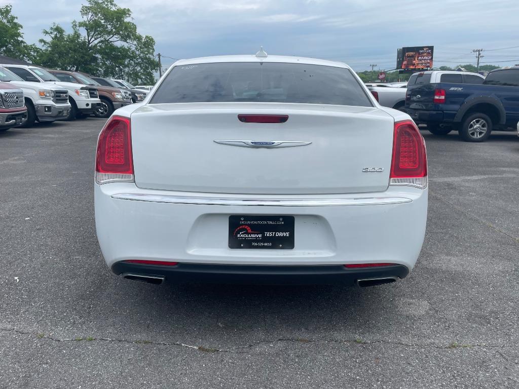 2018 Chrysler 300 - $18,995
