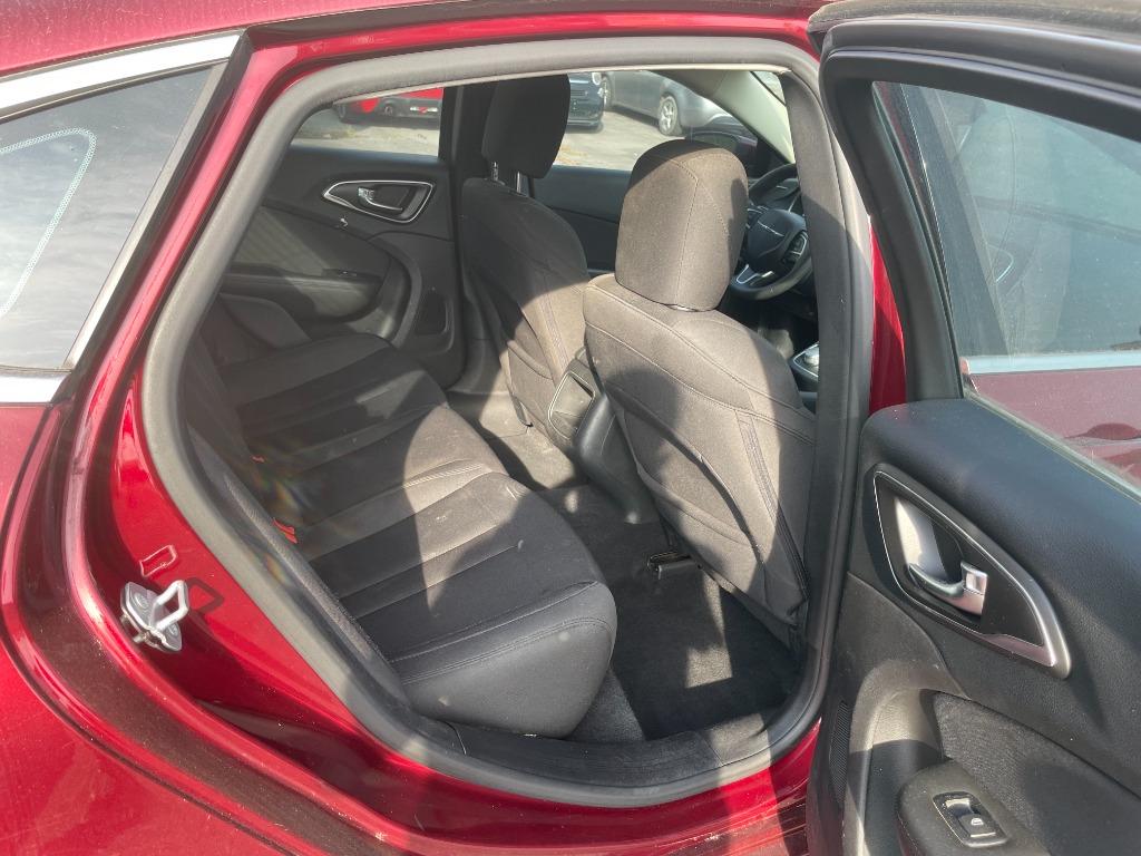 2015 Chrysler 200 - $9,995