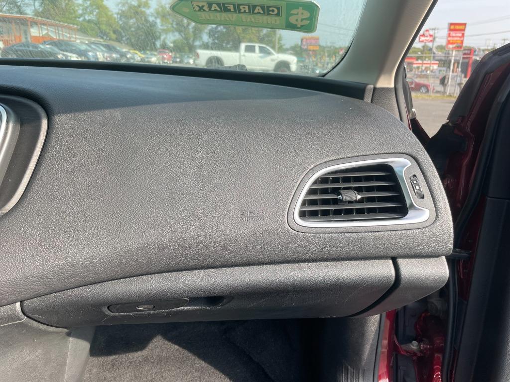 2015 Chrysler 200 - $9,995