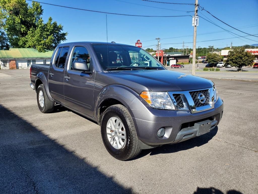 The 2016 Nissan Frontier SV photos