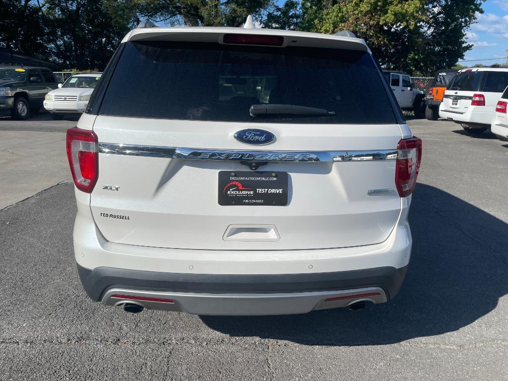 2016 Ford Explorer XLT photo