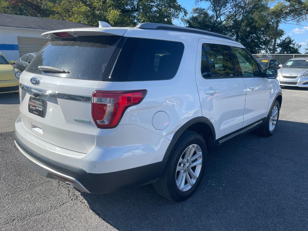 2016 Ford Explorer XLT photo