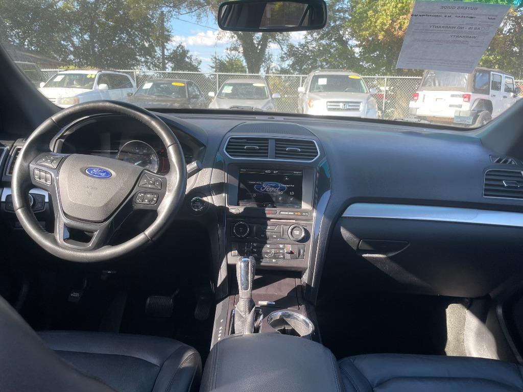 2016 Ford Explorer XLT photo