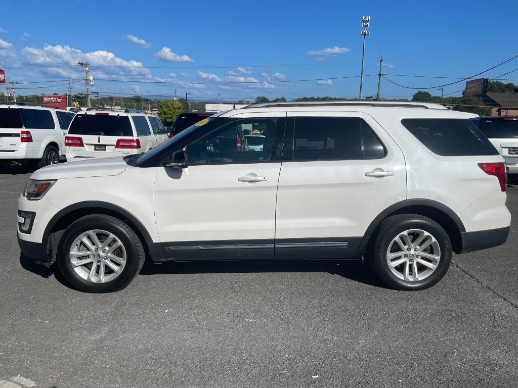 2016 Ford Explorer XLT photo
