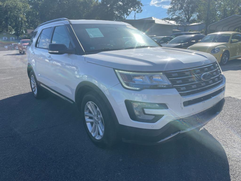 2016 Ford Explorer XLT photo