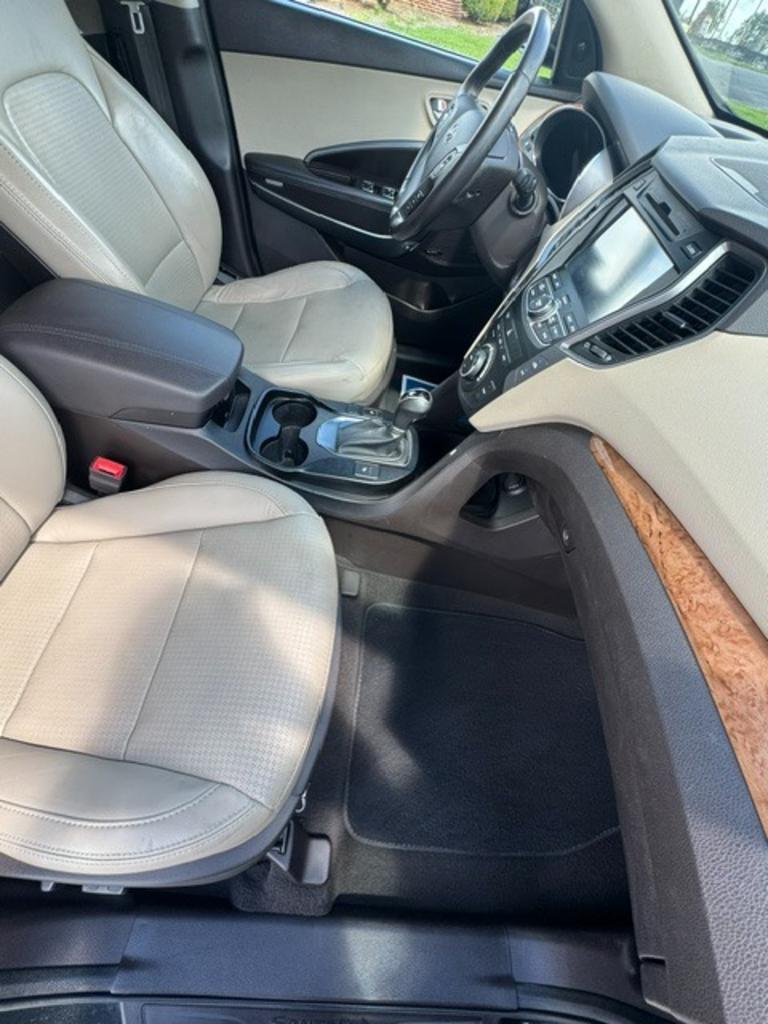 2014 Hyundai Santa Fe Sport - $9,999