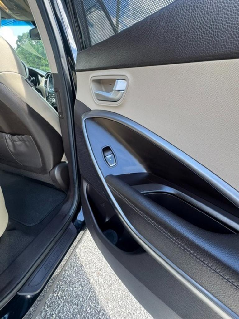 2014 Hyundai Santa Fe Sport - $9,999
