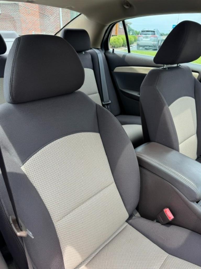 2010 Chevrolet Malibu - $9,999