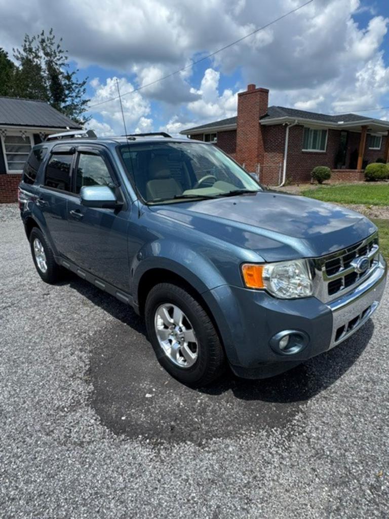 2011 Ford Escape - $8,999