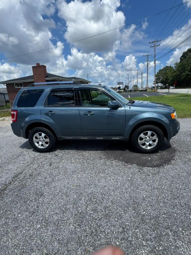 2011 Ford Escape - $8,999