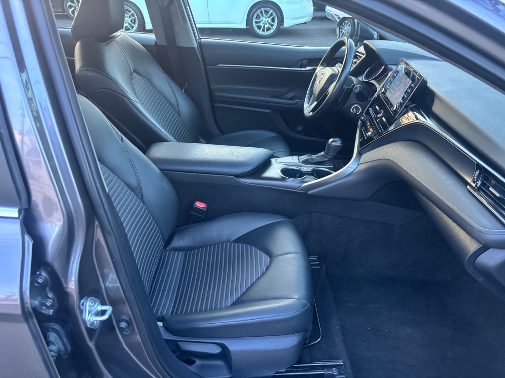 2022 Toyota Camry SE photo