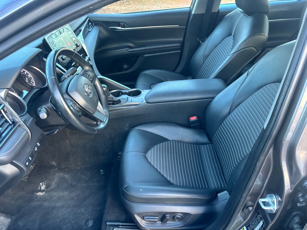 2022 Toyota Camry SE photo