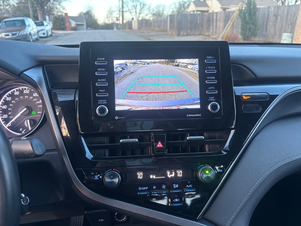 2022 Toyota Camry SE photo