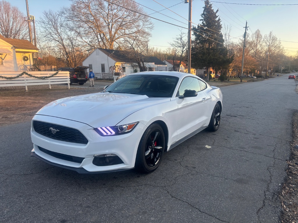 2015 Ford Mustang photo
