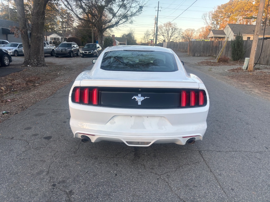 2015 Ford Mustang photo