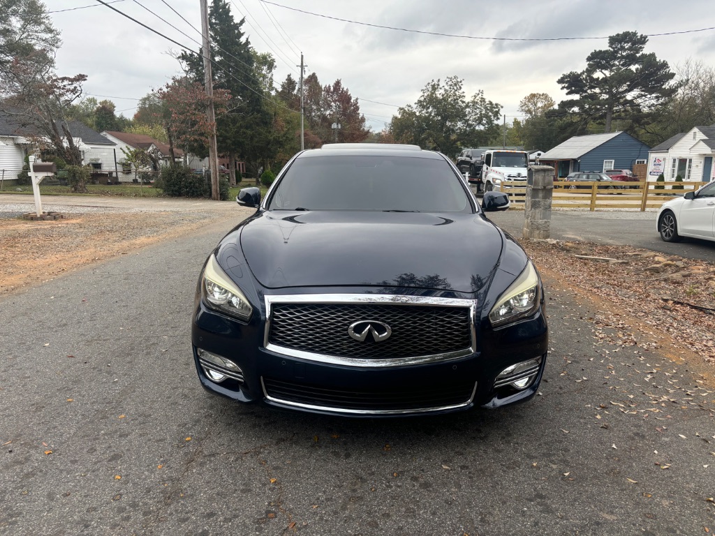 2019 Infiniti Q70L Luxe photo