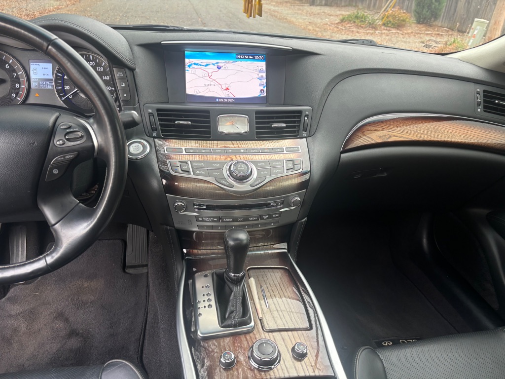 2019 Infiniti Q70L Luxe photo